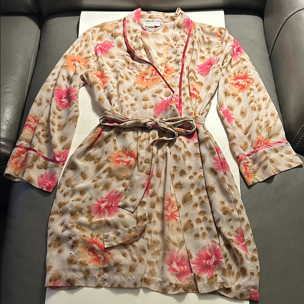 Morgan Taylor Intimates Vintage Floral Print Robe with Attached Belt size M